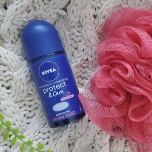 NIVEA Brand New Protect and Care 0٪ Alcohol Roll On 50ml + Bath Sponge Pack